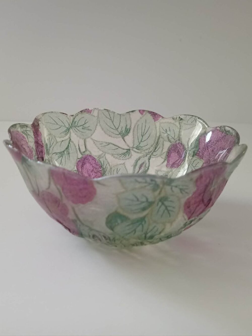 Vintage Floral Glass Bowl & Plate Set – Scalloped Edges - Picture 4 of 8
